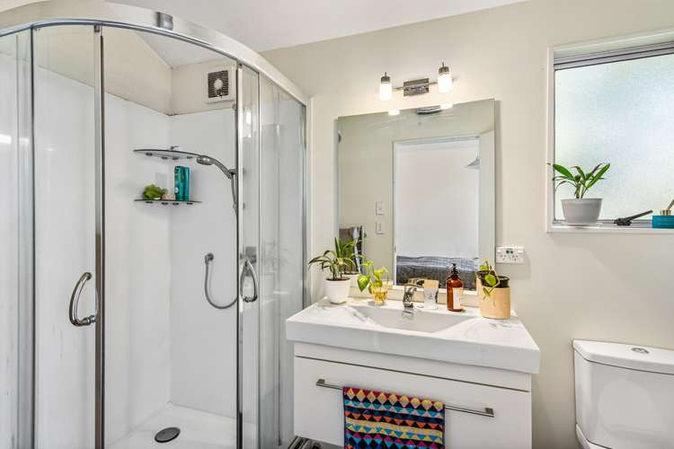 13/20 Thompson Street Mount Cook_9