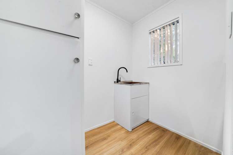 8 Pukeroa Place Papakura_13