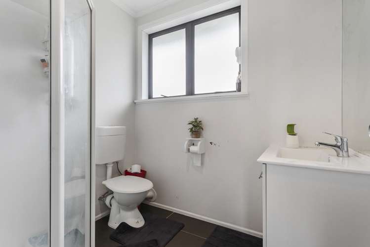 2/116 Beaumonts Way Manurewa_8