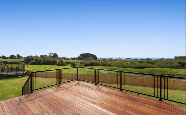 24 Rawinia Place Te Kaha_17