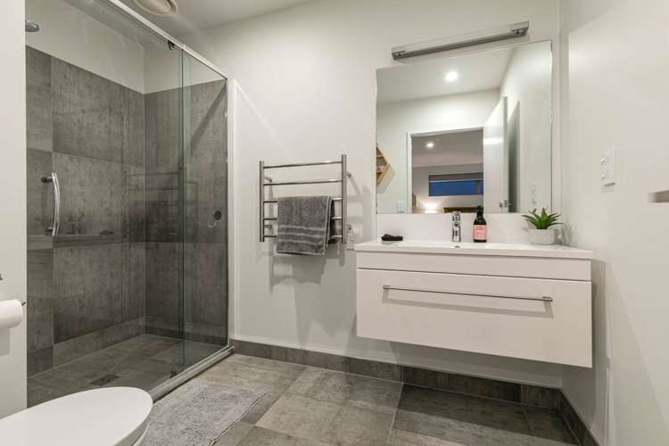 14 Watermill Lane Silverdale_17