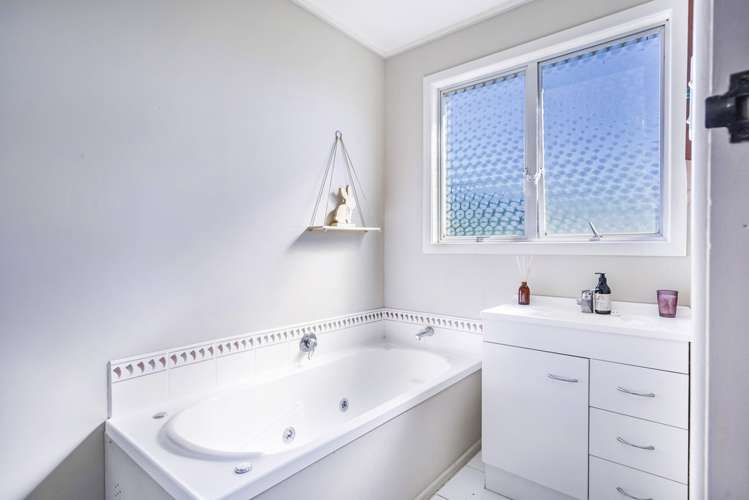 82 Burbush Road Burbush_12