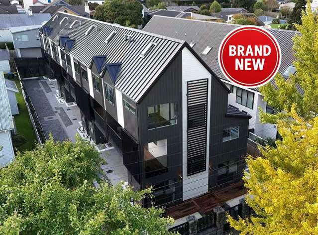 Luxurious Four-Bedroom Townhouses at 35 Becken...