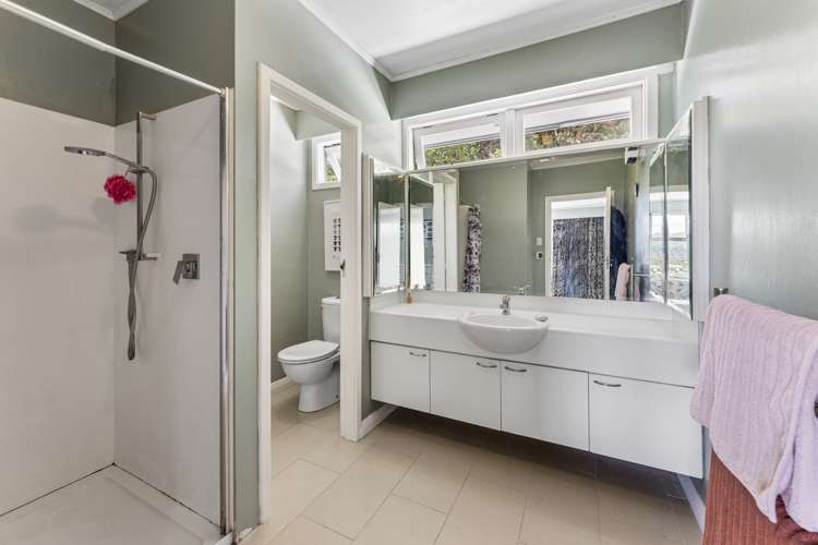 214 Whites Line East Waiwhetu_14