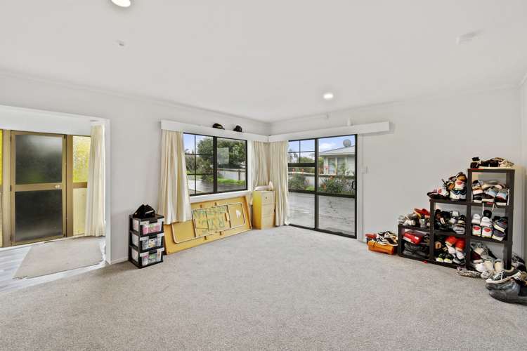 24 Neil Avenue Te Atatu Peninsula_11