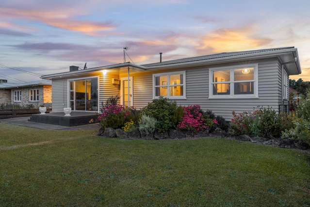 Fully Updated, Studio + Double Garaging