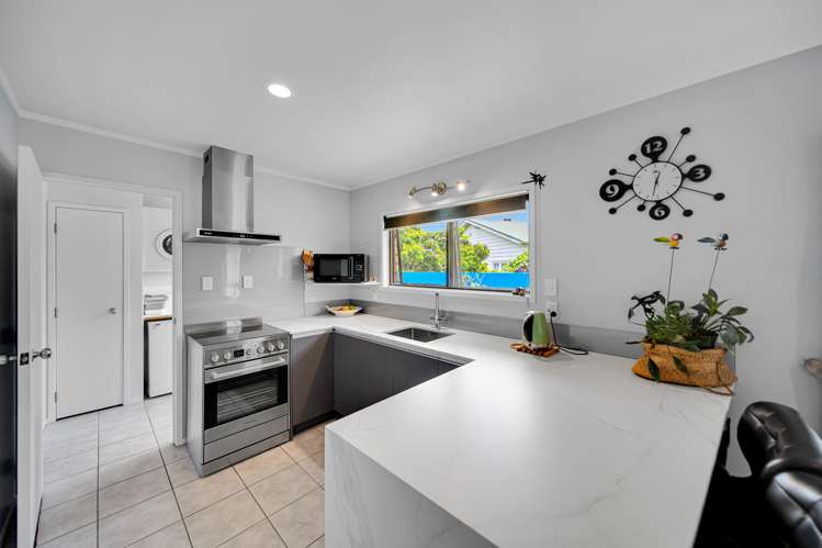 2/11 Reeves Avenue Papatoetoe_3