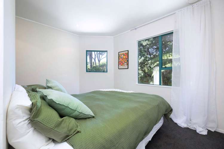 24 Rauhuia Crescent Parau_15