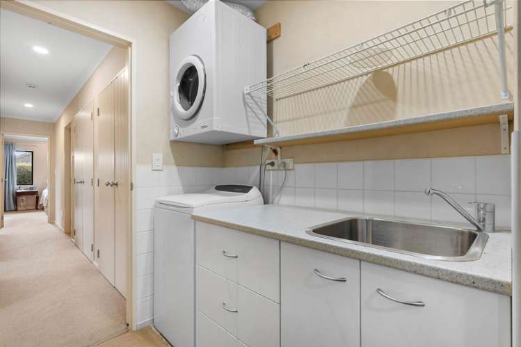 14 Banshire Close Flat Bush_26
