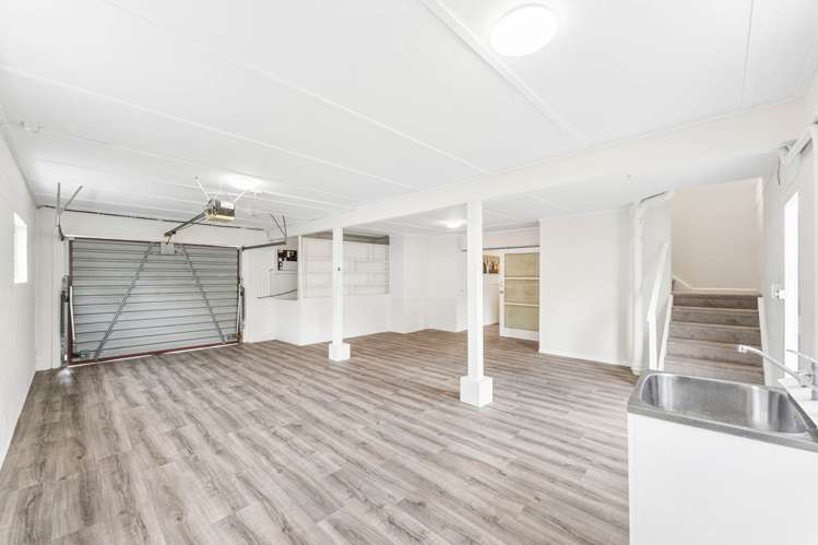 1/16 Bond Crescent Forrest Hill_13