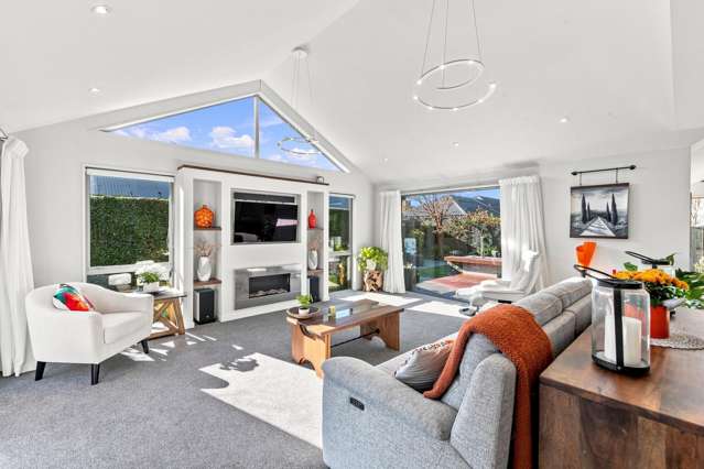 11 Glastonbury Drive Burwood_3