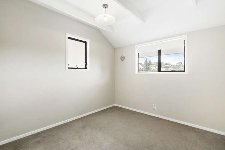 1/70 Ayton Drive Totara Vale_20