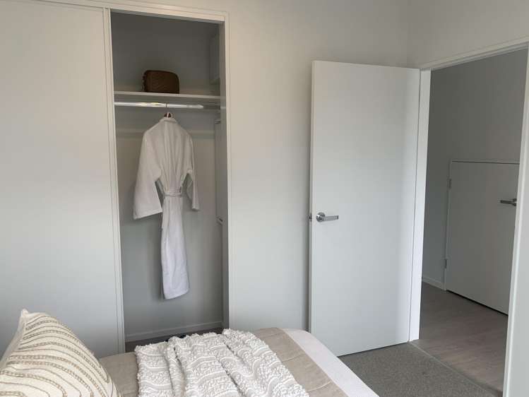 2/18 PARAONE CRESCENT "WAIATA SHORES" Takanini_13