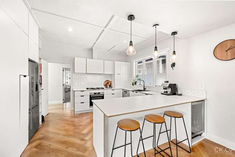 42 Tui Street Alicetown_5