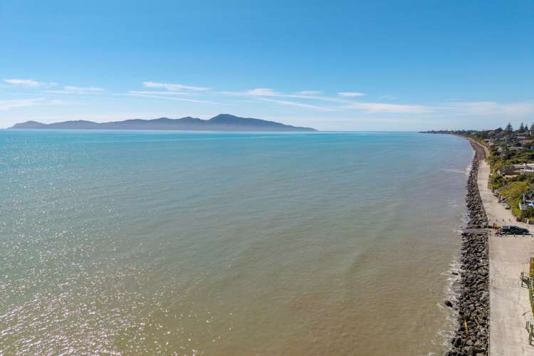 96 The Esplanade Raumati South_31