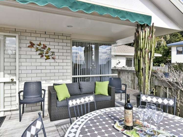 22 Silkwood Grove Totara Heights_15