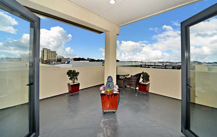 8/11 Freeman Way Manukau_13