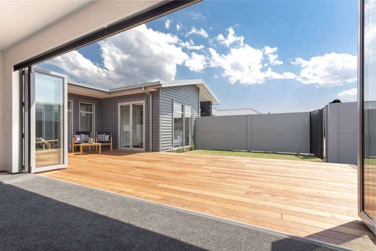 17 Picadilly Avenue Casebrook_1