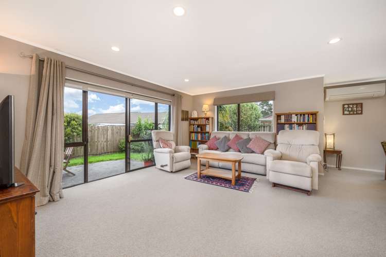 2/7 Mirabell Place Golflands_7