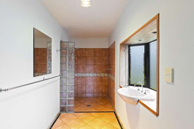 9 Lindaver Grove Merrilands_12