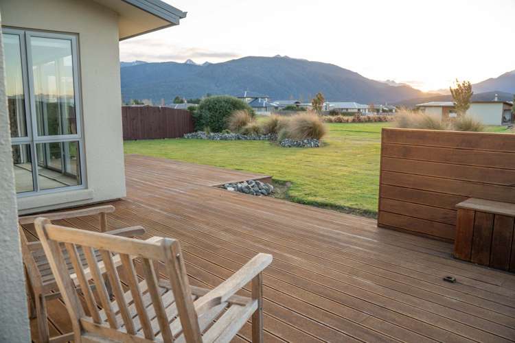 11 Wet Jacket Place Te Anau_12