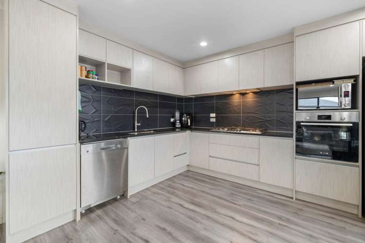 10 Koroheke Road Takanini_9