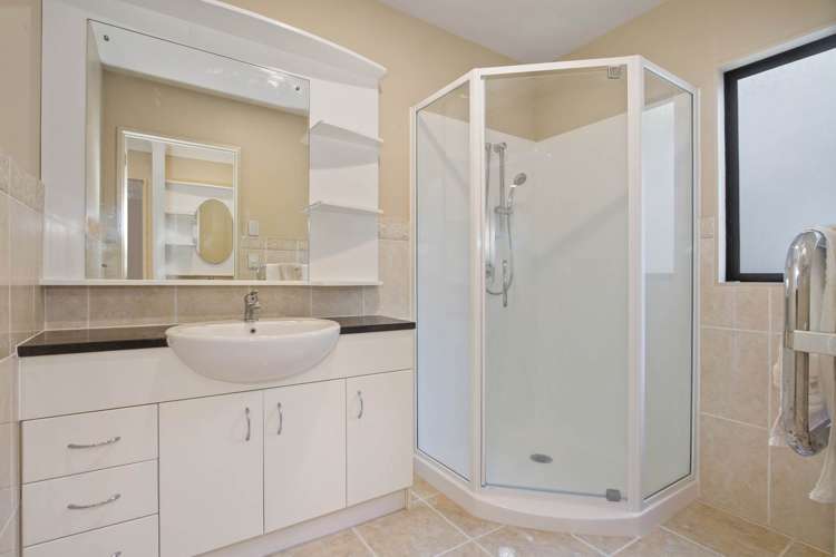 21 Ridge Valley Drive Browns Bay_21