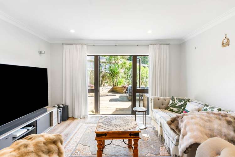 11 Penguin Drive Murrays Bay_9