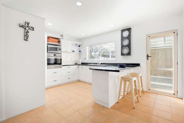 8b Youngs Road Papakura_5