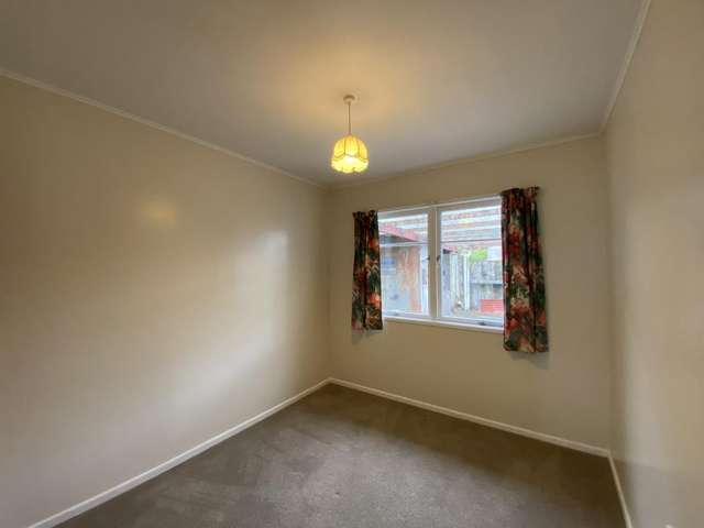 33 Ogle Crescent 11601_4