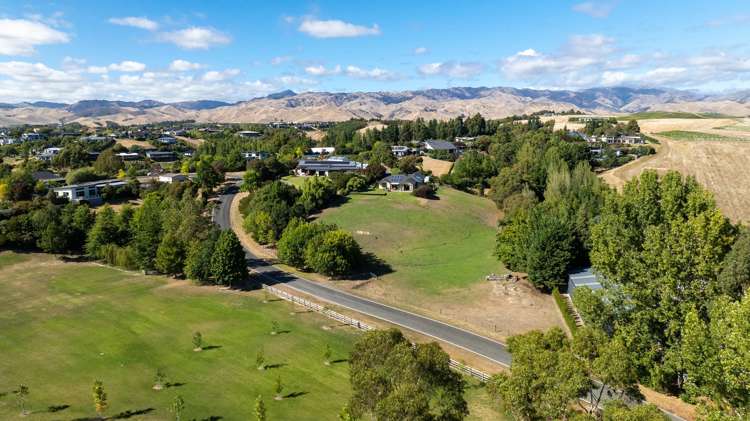 56 Fairbourne Drive Fairhall_1