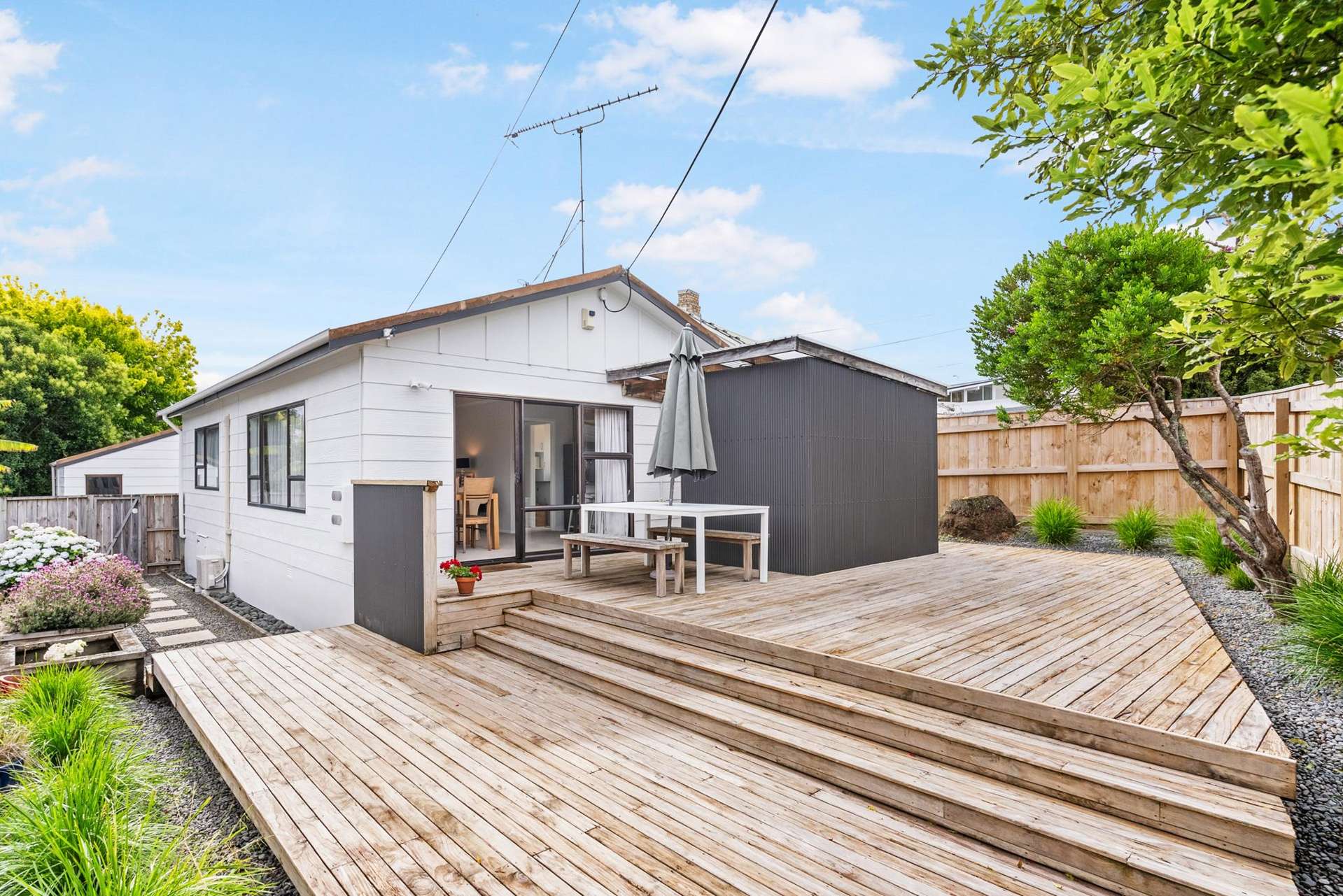 2/141 Verbena Road Birkdale_0