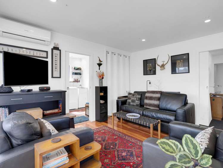 6 Mara Kai Lane Raglan_28