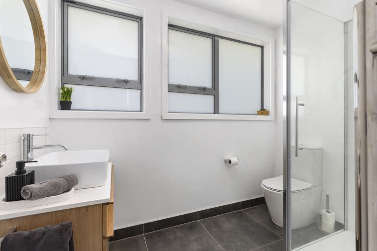 12 Takatimu Way Johnsonville_13