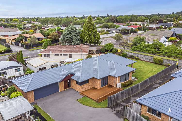 4 Riverwood Boulevard Redwood_14