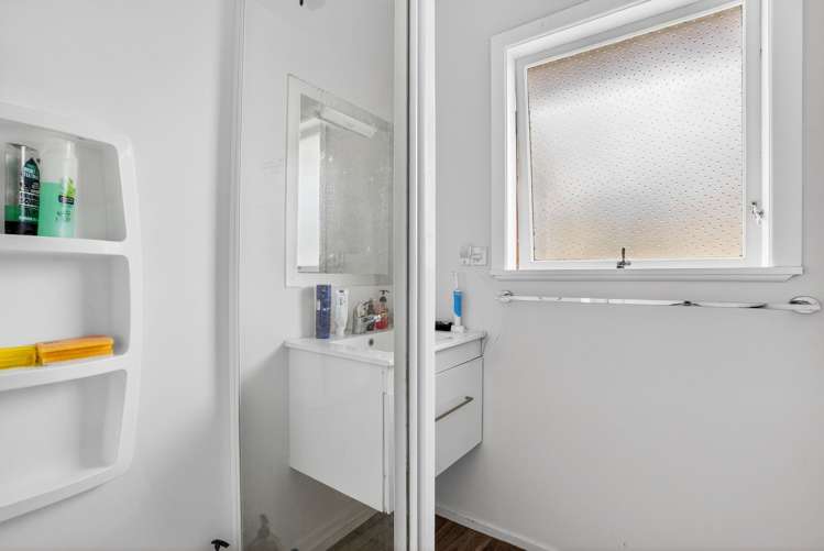 2/497 Beach Road Murrays Bay_11