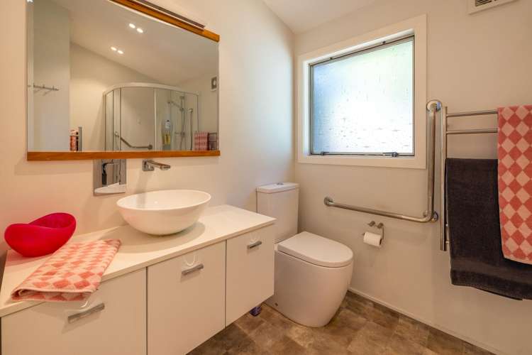 24 Te Toki Road Ostend_17