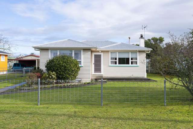 Charming starter home with endless potential!