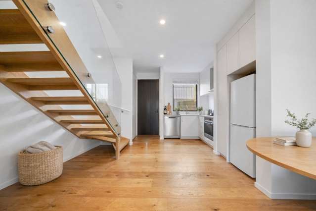 14/4 Glen Atkinson Street St Heliers_1