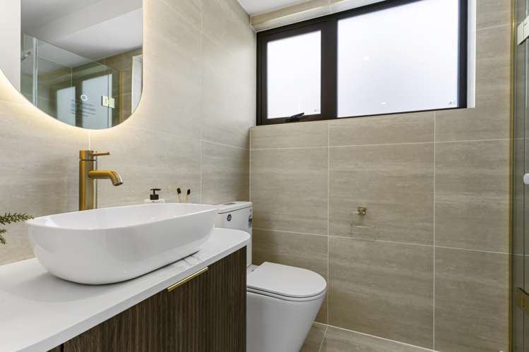 2/49 Stredwick Drive Torbay_17