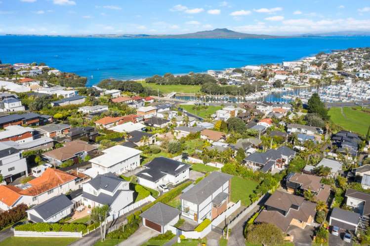 13 Seaview Road Castor Bay_10