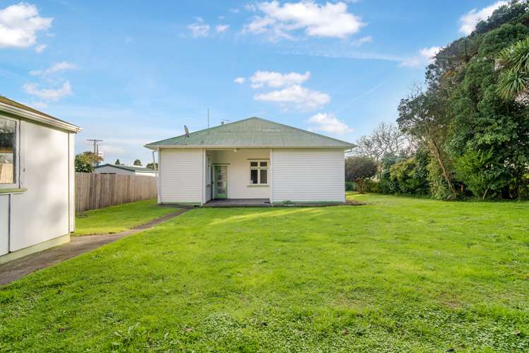 227 Tukapa Street Westown_18