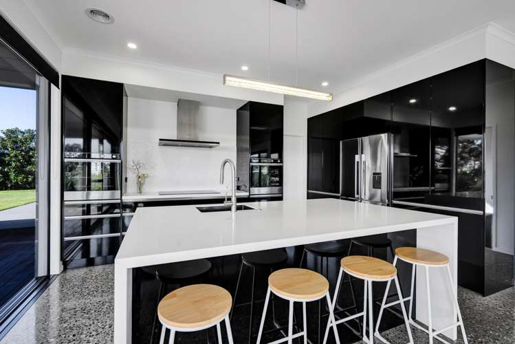 6 Pebble Beach Court Waiwhakaiho_21