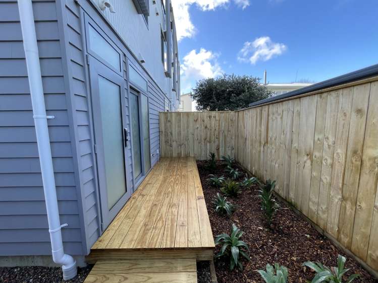 8/2 Moor Avenue Te Atatu Peninsula_13