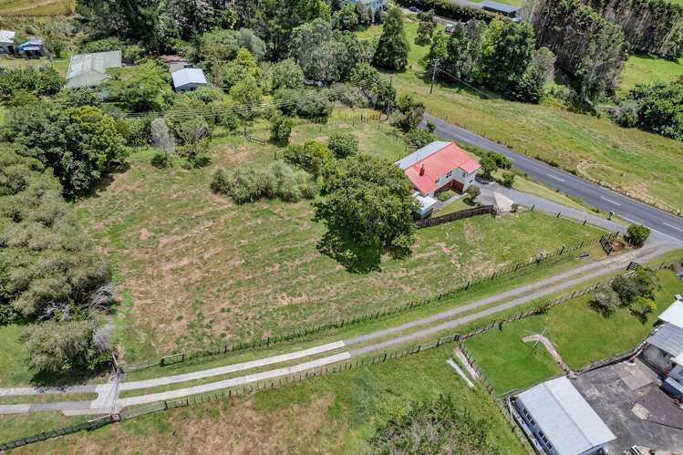 37 Valley View Road Otaika_18