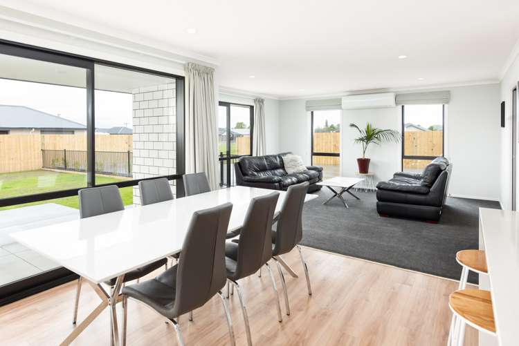 11 Harvard Road Burleigh_7