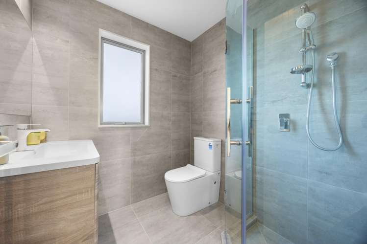 2/8 Rathgar Road Henderson_12