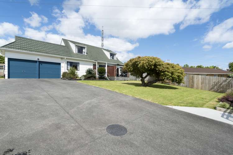 56 Lakeside Drive Pahurehure_3