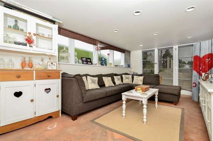 69 Tiroroa Avenue Te Atatu South_9