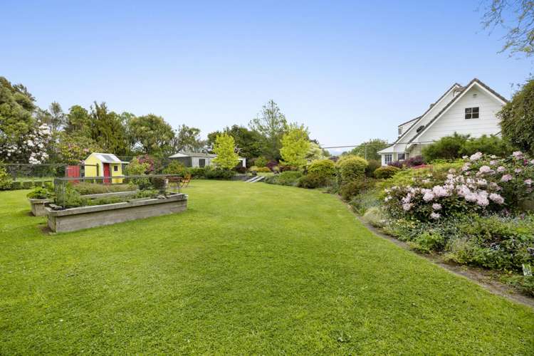 136 Bird Road Stratford_23